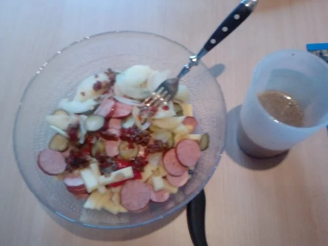 Rezept: Wurstsalat für Feuerschlucker und den Alm Öhi ;-)) Bild Nr. 3 Wurstsalat für Feuerschlucker und den Alm Öhi ;-)) - Rezept - Bild Nr. 3