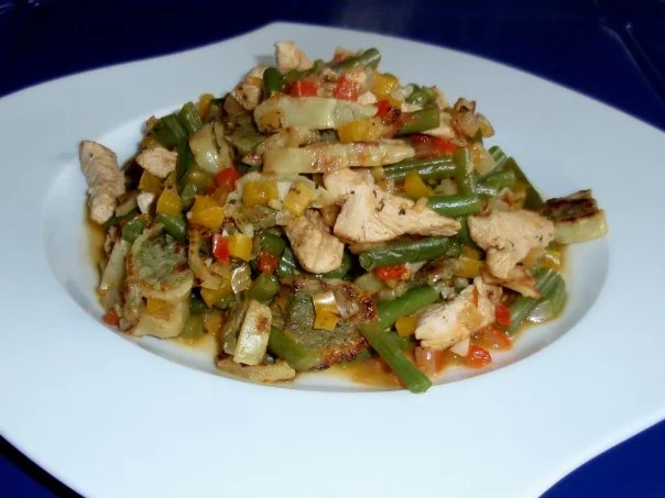 Herzhafte Maultaschen-Puten-Gemüse-Pfanne - Rezept