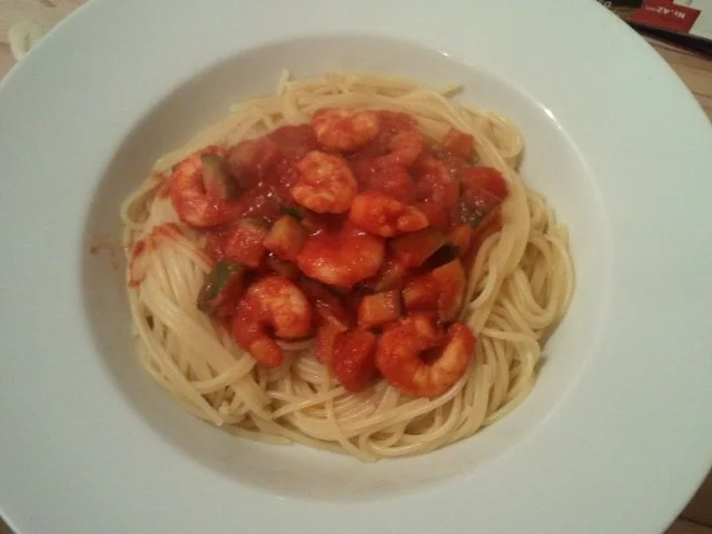 Pasta mit Garnelen-Zucchini-Soße - Rezept