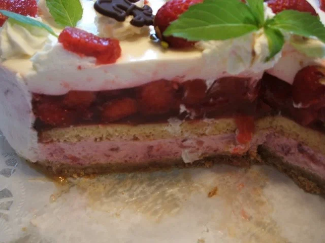 Rezept: Backen: Sommerliche Geburtstagstorte Bild Nr. 2 Backen: Sommerliche Geburtstagstorte - Rezept - Bild Nr. 2