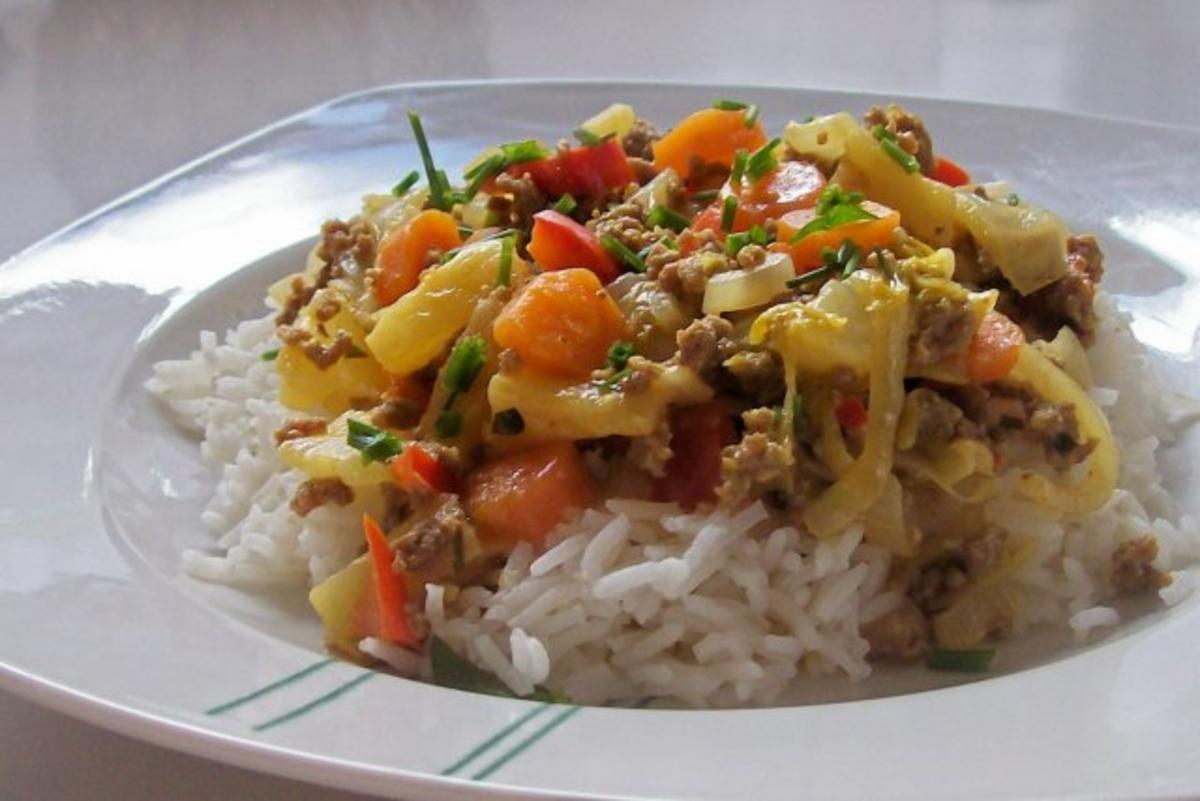Curry-Chinakohl-Pfanne mit Hack und Ananas - Rezept