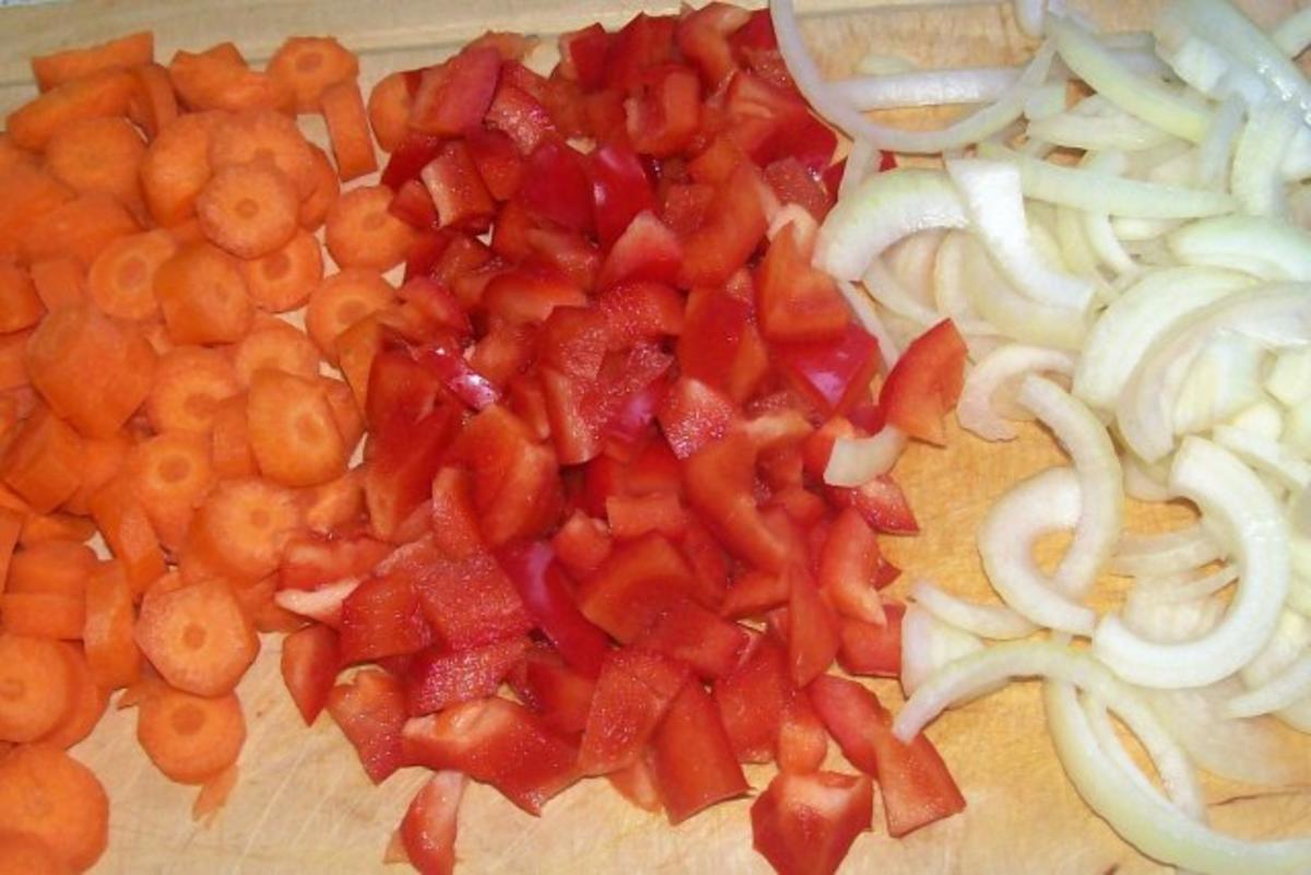 Curry-Chinakohl-Pfanne mit Hack und Ananas - Rezept - Bild Nr. 2