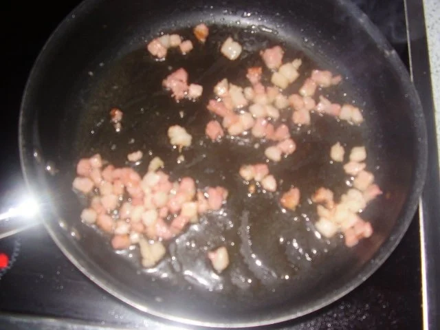 Rostbratwurst ~ Kartoffelstampf mit Speck und Paprika ~ Sauerkraut - Rezept - Bild Nr. 4