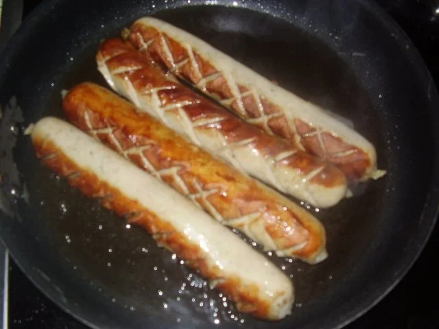 Rostbratwurst ~ Kartoffelstampf mit Speck und Paprika ~ Sauerkraut - Rezept - Bild Nr. 9
