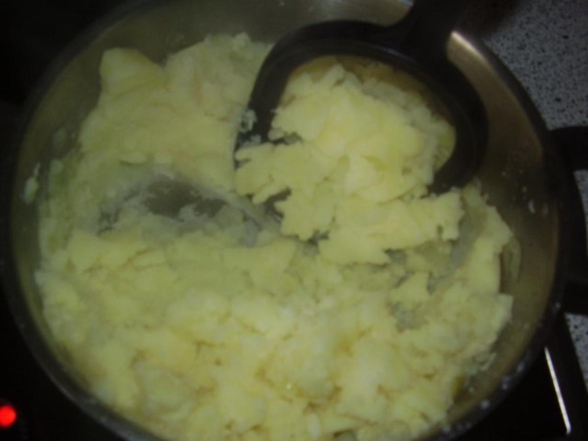 Rostbratwurst ~ Kartoffelstampf mit Speck und Paprika ~ Sauerkraut - Rezept - Bild Nr. 10