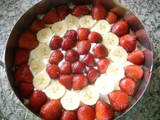 Rezept: Erdbeertorte mit Dinkelvollkornmehl und Olivenöl>> Bild Nr. 7 Erdbeertorte mit Dinkelvollkornmehl und Olivenöl>> - Rezept - Bild Nr. 7