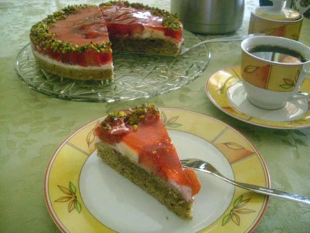 Rezept: Erdbeertorte mit Dinkelvollkornmehl und Olivenöl>> Bild Nr. 9 Erdbeertorte mit Dinkelvollkornmehl und Olivenöl>> - Rezept - Bild Nr. 9