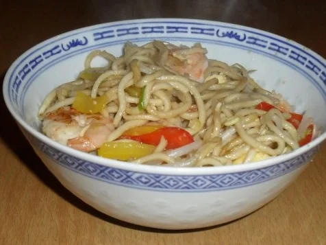 Rezept: Gebratene Nudeln mit Garnelen asiatische Art Gebratene Nudeln mit Garnelen asiatische Art - Rezept