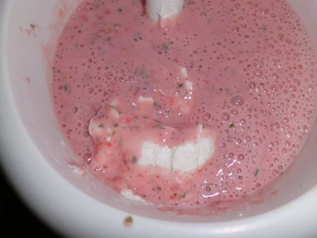 Rezept: Erdbeer-Minzcreme Bild Nr. 4 Erdbeer-Minzcreme - Rezept - Bild Nr. 4