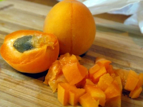 Schoko-Aprikosen-Torte - Rezept - Bild Nr. 4