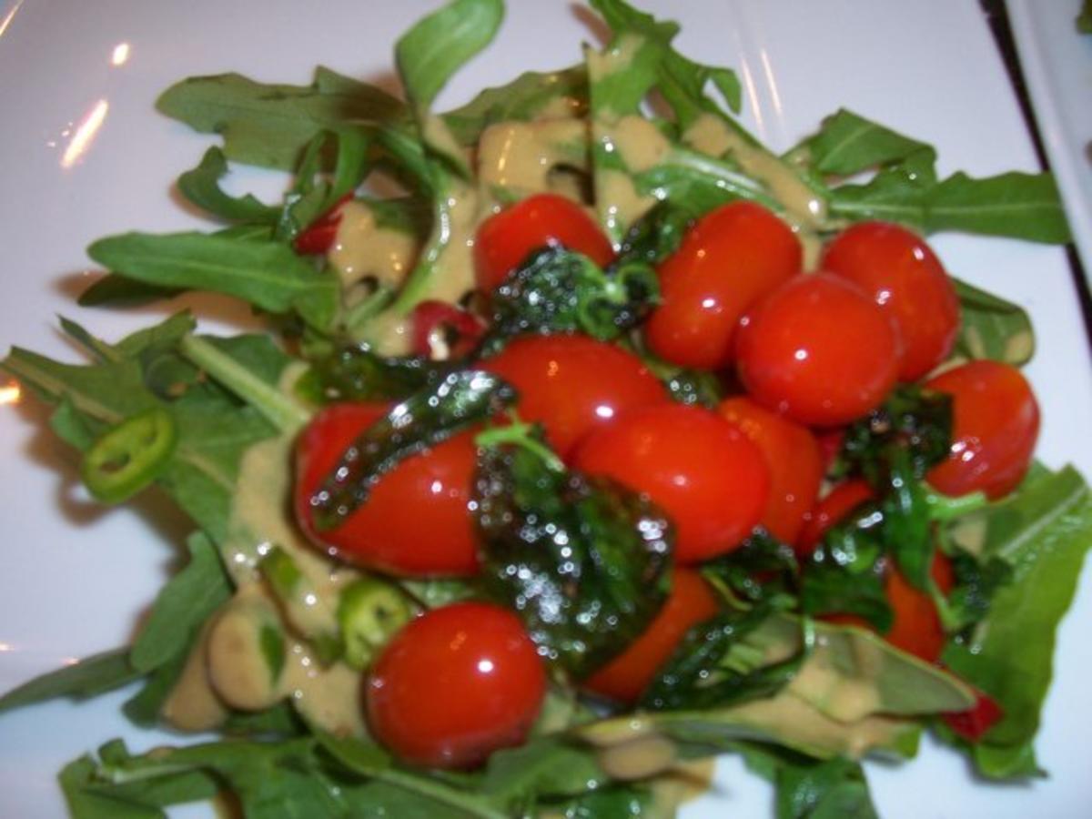 Roastbeef mit karamellisierten Walnüssen, dazu Rucola mit Dressing und Basilikum Tomaten - Rezept - Bild Nr. 9