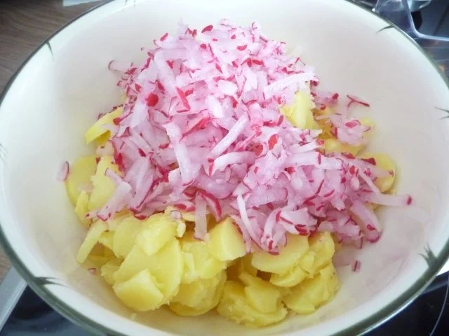 Rezept: Salat : Kartoffel-Radieschen-Gurken-Salat Bild Nr. 5 Salat : Kartoffel-Radieschen-Gurken-Salat - Rezept - Bild Nr. 5