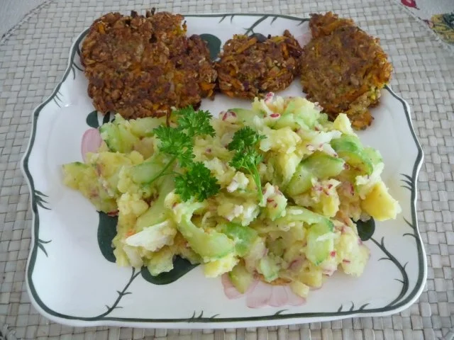 Rezept: Salat : Kartoffel-Radieschen-Gurken-Salat Salat : Kartoffel-Radieschen-Gurken-Salat - Rezept