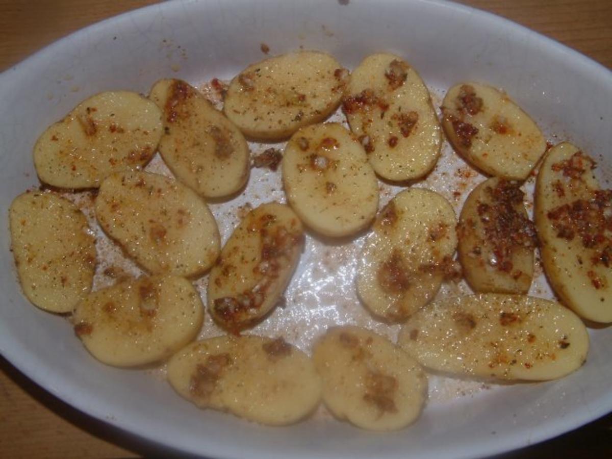 Hähnchenschenkel auf Italia Ofenkartoffeln - Rezept - Bild Nr. 4