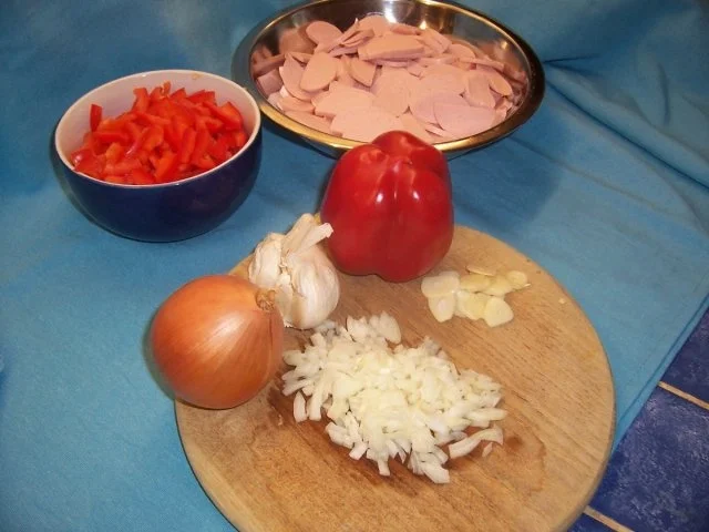 Rezept: Curry-Wurst-Nudeln Curry-Wurst-Nudeln - Rezept