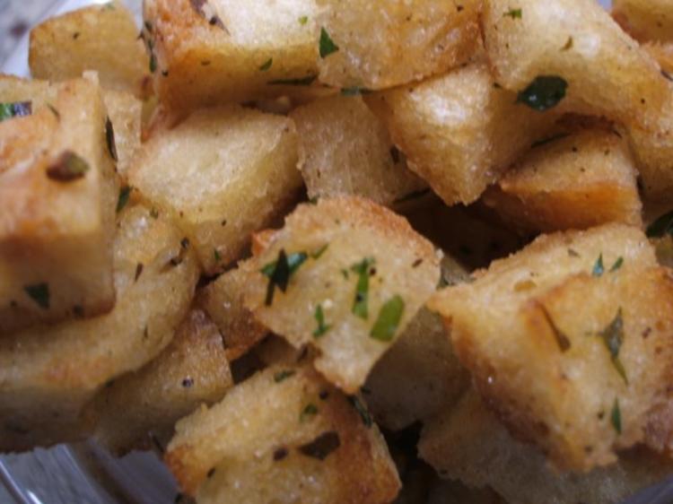 Vorrat: Kräuter-Croutons - Rezept mit Bild - kochbar.de