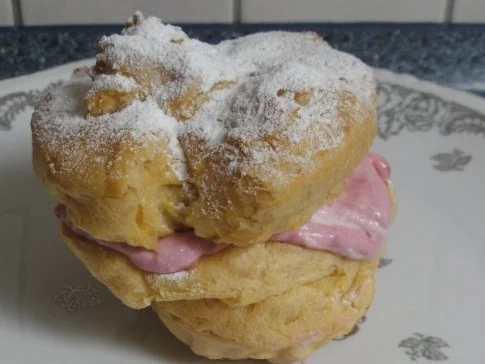 Rezept: Himbeer-Windbeutel Bild Nr. 2 Himbeer-Windbeutel - Rezept - Bild Nr. 2