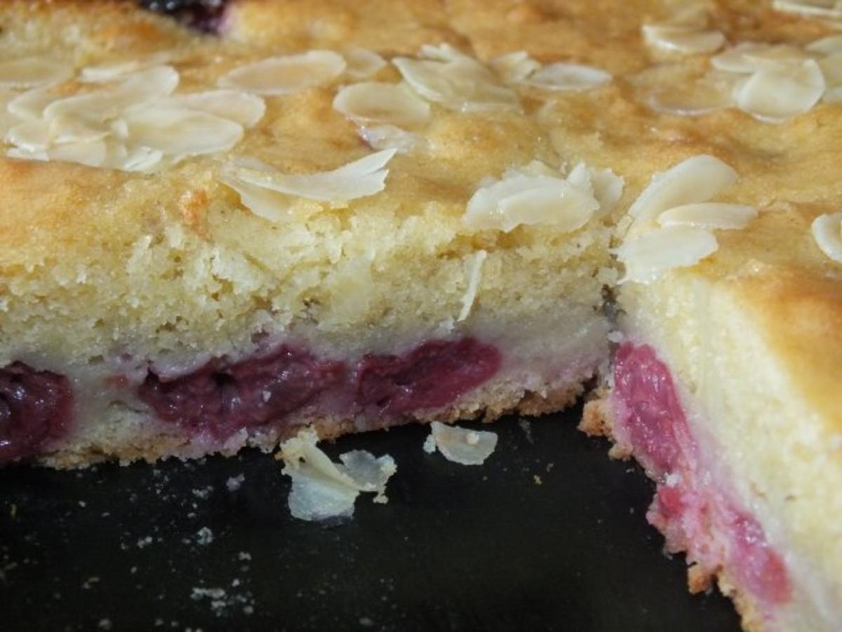 Kirschkuchen mit Teig und Schlagsahne - Rezept mit Bild - kochbar.de