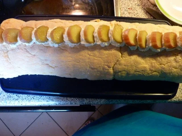 Rezept: Kuchen: Rhabarberbiskuitrolle Bild Nr. 6 Kuchen: Rhabarberbiskuitrolle - Rezept - Bild Nr. 6