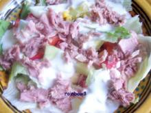Salat: Bunter Salat mit Thunfisch und Dressing - Rezept