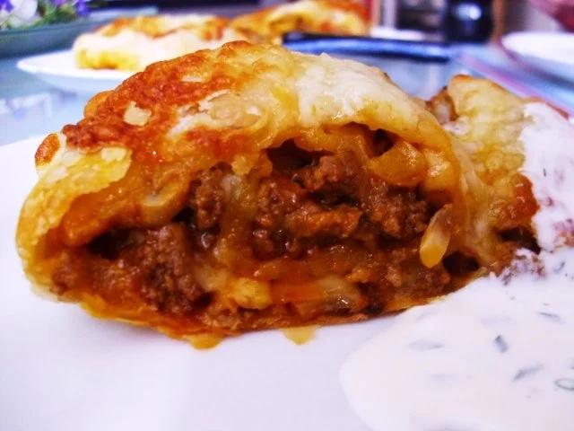 Blätterteig Strudel mit Hackfleisch Füllung - Rezept