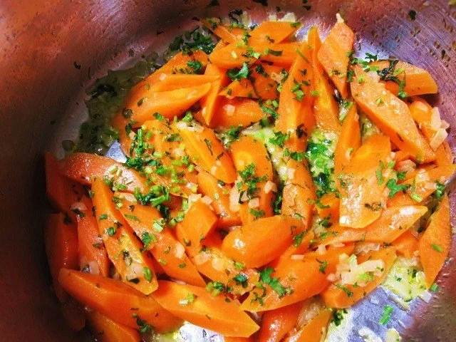 Möhrengemüse mit Thüringer Bratwurst ... - Rezept - Bild Nr. 4