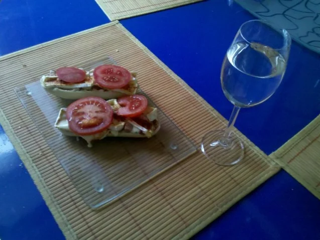 Abendbrot: Überbackenes Baguettbrötchen - Rezept - Bild Nr. 12