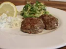 Bifteki mit Tzatziki - Rezept