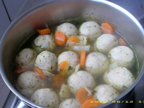 Rezept: Bröselknödel Bild Nr. 4 Bröselknödel - Rezept - Bild Nr. 4