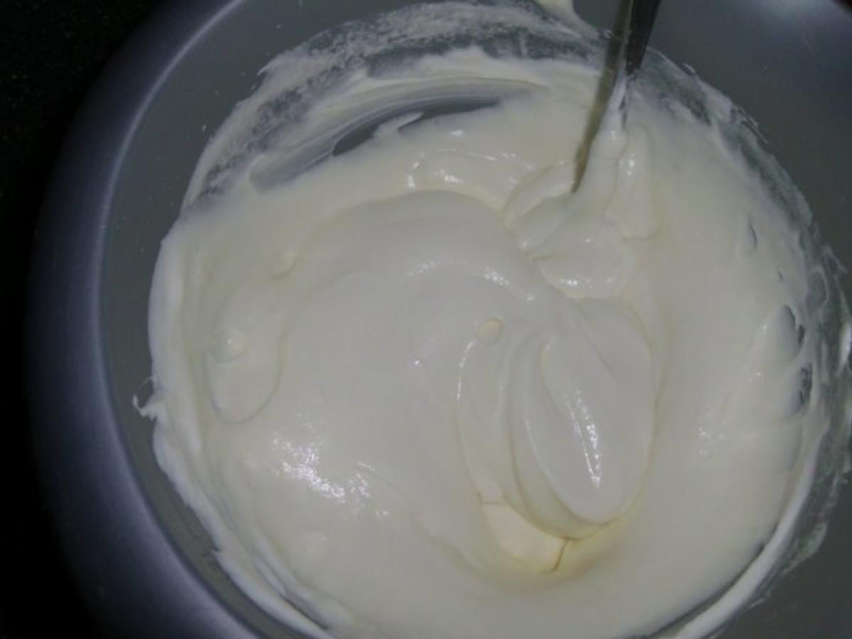 Weiße Schokoladen - Quarkcreme mit Marillenmousse - Rezept - Bild Nr. 8