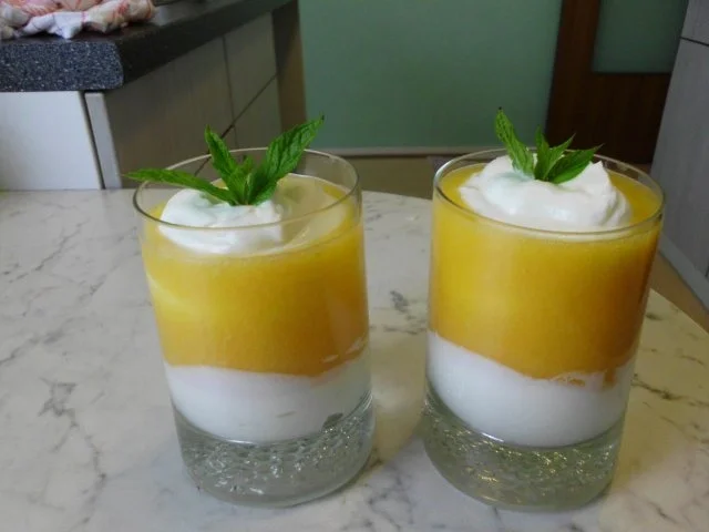 Weiße Schokoladen - Quarkcreme mit Marillenmousse - Rezept - Bild Nr. 10
