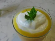 Weiße Schokoladen - Quarkcreme mit Marillenmousse - Rezept