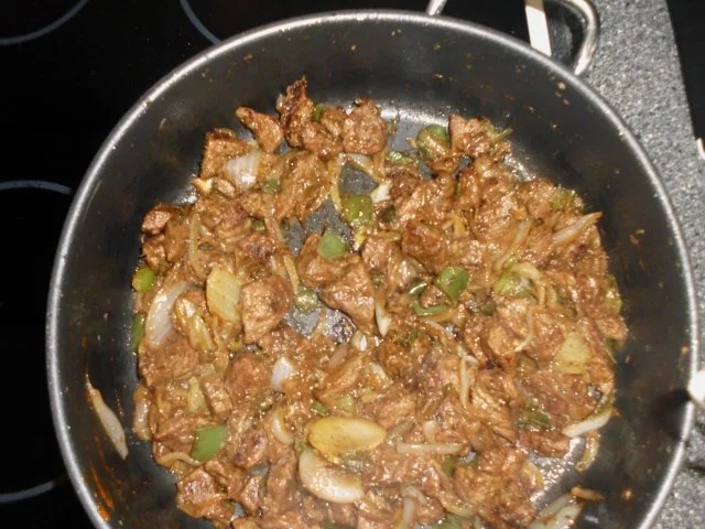 Ungarischer scharfer Rindergulasch (Pörkölt) mit Krautsalat als Beilage - Rezept - Bild Nr. 6