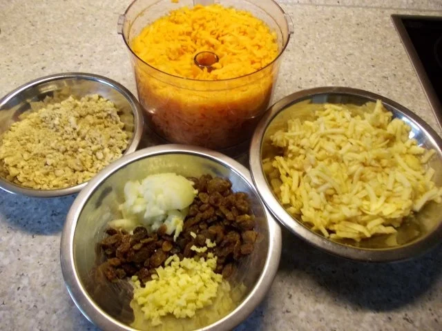 Karotten-Apfel-Salat mit Walnüssen - Rezept - Bild Nr. 3