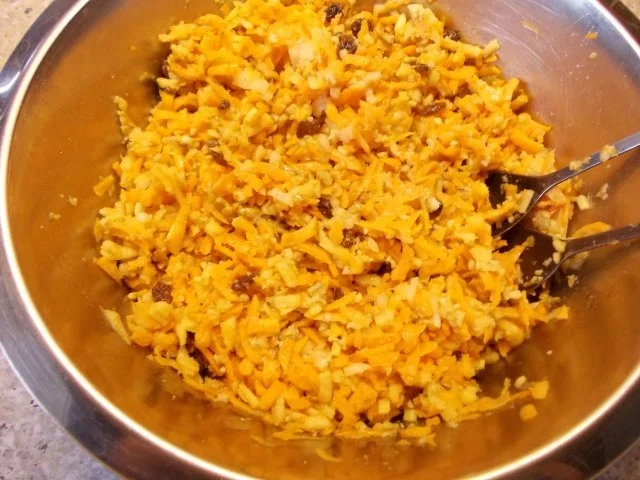 Karotten-Apfel-Salat mit Walnüssen - Rezept - Bild Nr. 5