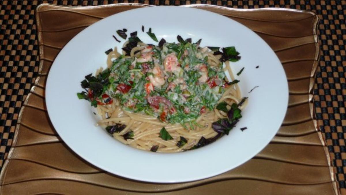 Bilder für Vollkornspaghetti mit Rucola und Flußkrebsen in Ziegenfrischkäsesoße - Rezept