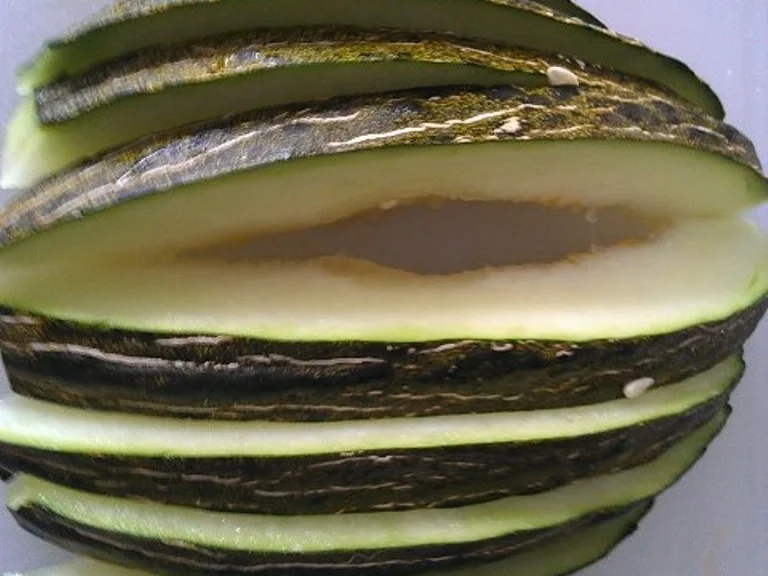 Rezept: Melone mit Marzipan Teig Stritzel Bild Nr. 13 Melone mit Marzipan Teig Stritzel - Rezept - Bild Nr. 13