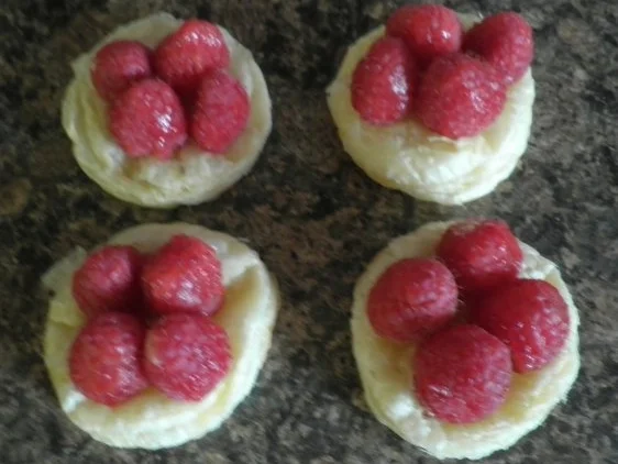 Gratinierte Mini - Himbeer - Törtchen - Rezept - Bild Nr. 7