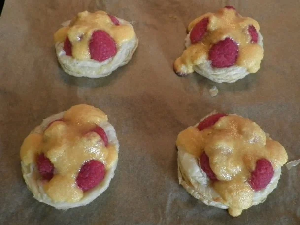 Gratinierte Mini - Himbeer - Törtchen - Rezept - Bild Nr. 9