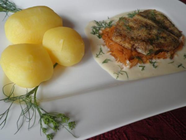 Zander auf Paprikakraut mit Rieslingsoße - Rezept - kochbar.de