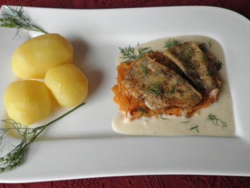 Zander auf Paprikakraut mit Rieslingsoße - Rezept - kochbar.de