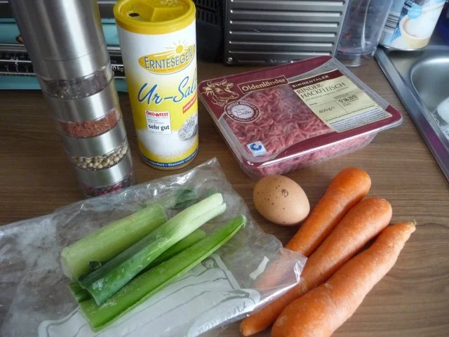 Küchenfee - Rezepte : Hackbällchen in Petersiliensoße mit Salzkartoffeln - Rezept - Bild Nr. 2