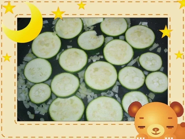 Rezept: Zucchinivorspeise Bild Nr. 2 Zucchinivorspeise - Rezept - Bild Nr. 2