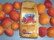 Einmachen: Aprikosen-Marmelade mit Kernen - Rezept