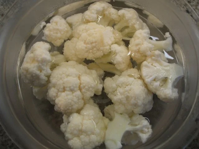 Rezept: Salate: (Fast) Roher Blumenkohlsalat mit Johannisbeerdressing Bild Nr. 2 Salate: (Fast) Roher Blumenkohlsalat mit Johannisbeerdressing - Rezept - Bild Nr. 2