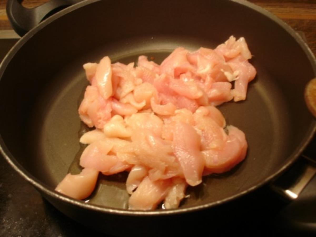 Nudeln mit Hähnchenbrustfilet-Gorgonzola-Sauce - Rezept - Bild Nr. 8