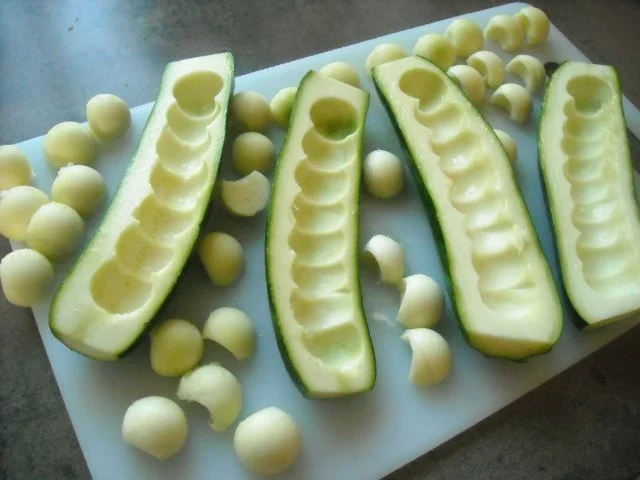 Rezept: Gefüllte Zucchini mit Karotten-Koriander-Sauce Bild Nr. 3 Gefüllte Zucchini mit Karotten-Koriander-Sauce - Rezept - Bild Nr. 3