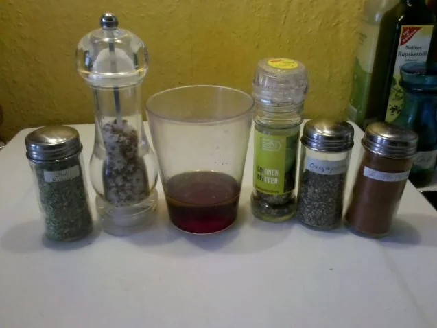 Rezept: Fleisch: Mariniertes Nackenkotelett im mediteranem Gemüsebett Bild Nr. 7 Fleisch: Mariniertes Nackenkotelett im mediteranem Gemüsebett - Rezept - Bild Nr. 7