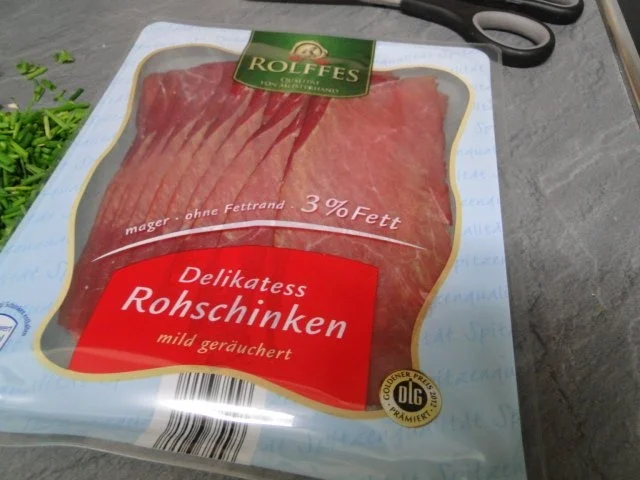 Rezept: Focaccia mit getr. Tomaten und Oliven, Bild Nr. 5 Focaccia mit getr. Tomaten und Oliven, - Rezept - Bild Nr. 5