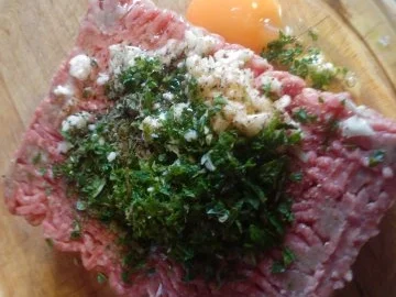 Bifteki de la Casa - Rezept - Bild Nr. 2